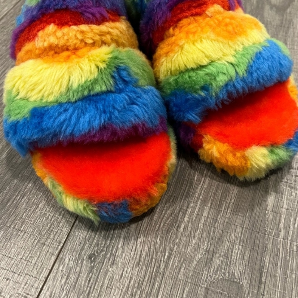 Ugg Fluff Yeah Slide Cali Collage slides sizes 7 and 8 - Picture 7 of 10